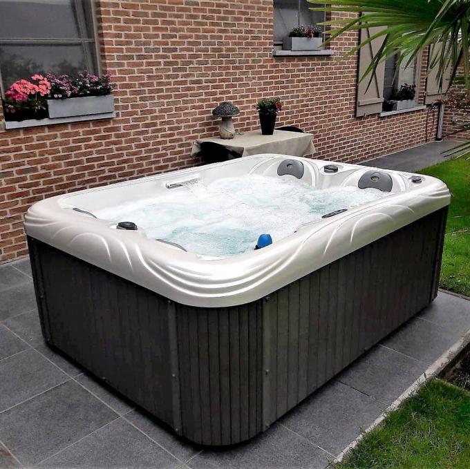 Baignoire carrée de taille de 5 de personnes d'hydrothérapie baquets chauds de station thermale pour le massage 7