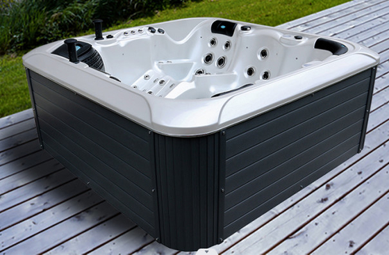 Massage à l' extérieur avec spa acrylique bain à remous romantique bain à remous sain
