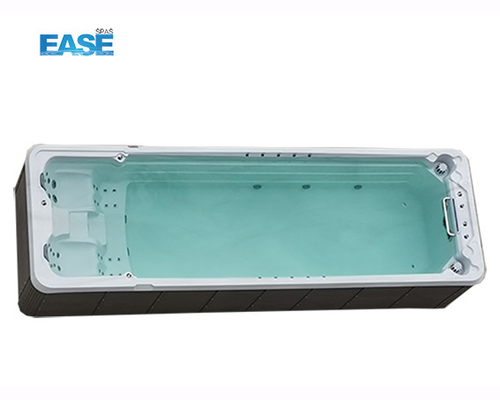 Découvrez le luxe de notre piscine thermale de haute performance