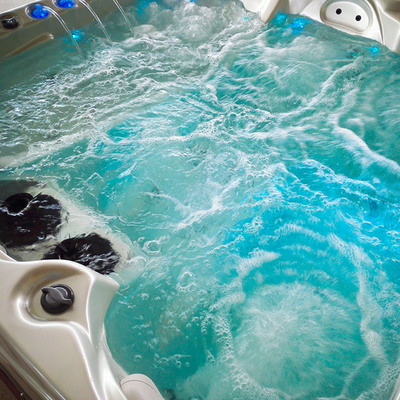 Salles de bains de luxe pour 4 personnes Salles de bains acryliques pour adultes Whirlpool avec fonction de massage pour l' extérieur