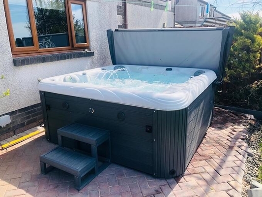 Jardin 5 sièges Spa de luxe baignoire extérieure Whirlpool bain à remous acrylique Spa indépendant pour villa