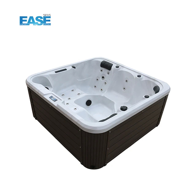 Une baignoire personnelle pour 5 personnes avec système Balboa et couverture pour l' immersion et la détente en intérieur et en extérieur