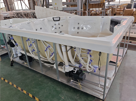 Un bain à remous acrylique rectangulaire de 800 litres pour 8 personnes avec 73 jets et 16 jets d'air